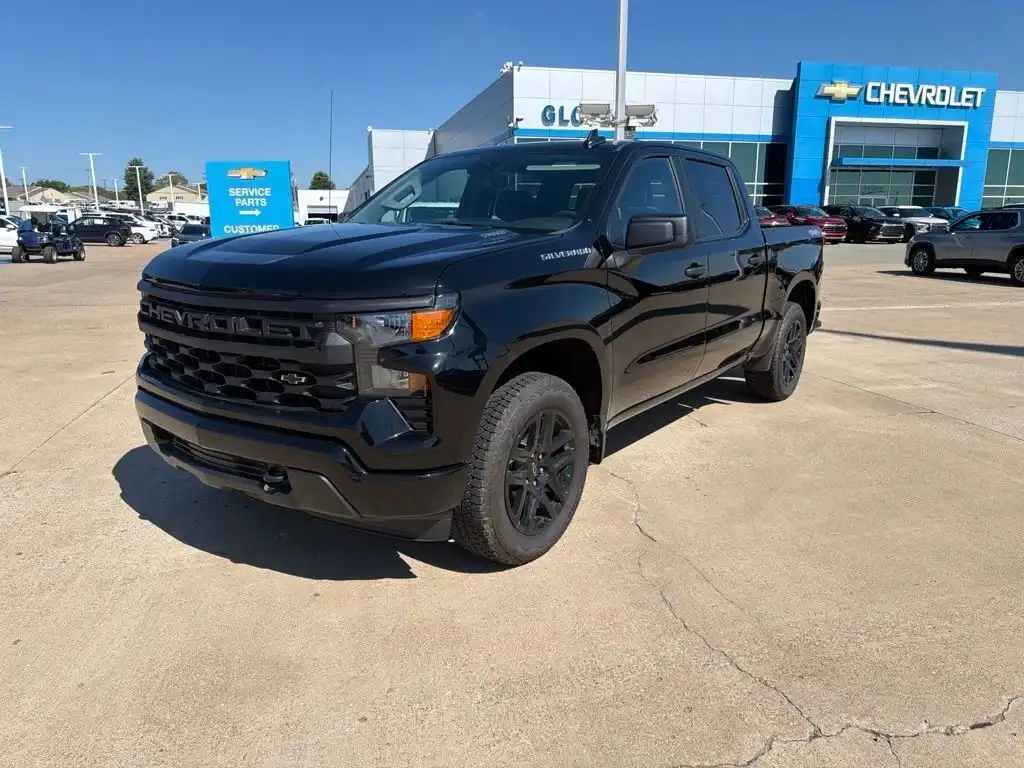 2026 Chevrolet Silverado 1500 Custom 4WD Crew Cab Short Box's photo