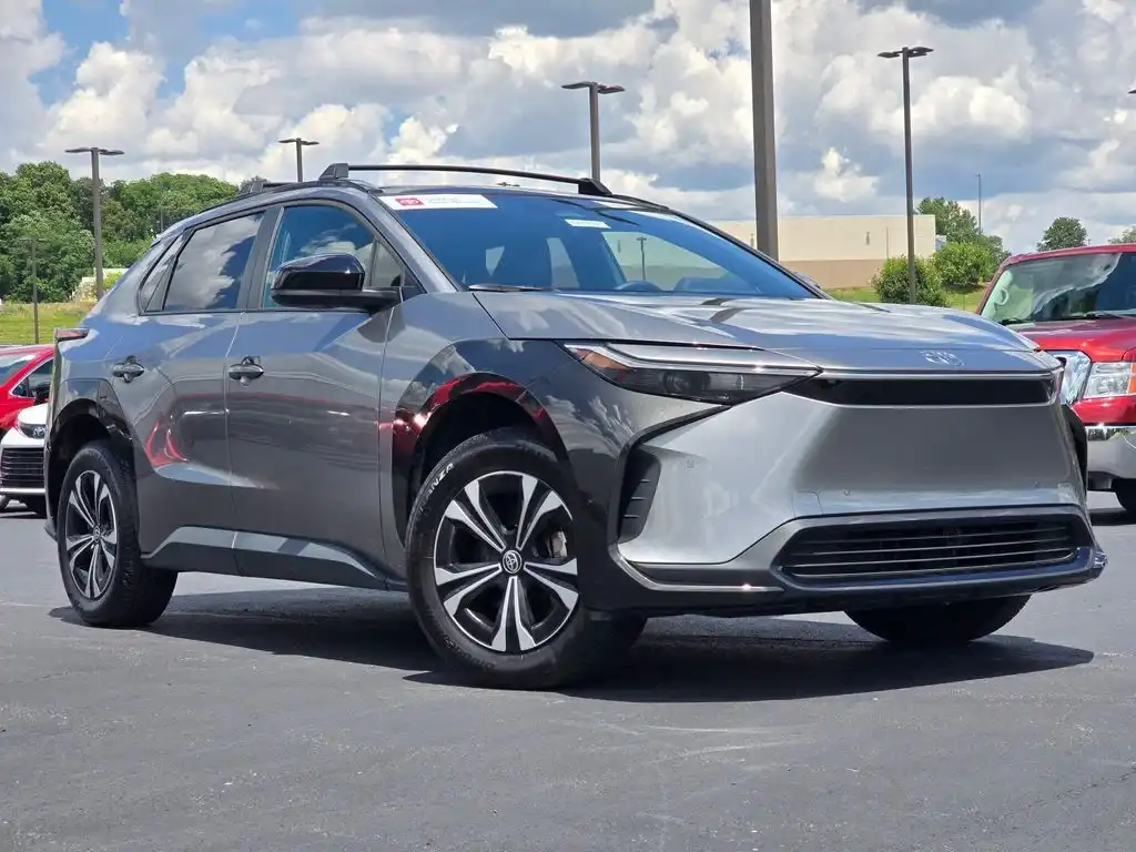 2025 Toyota bZ4X XLE FWD's photo