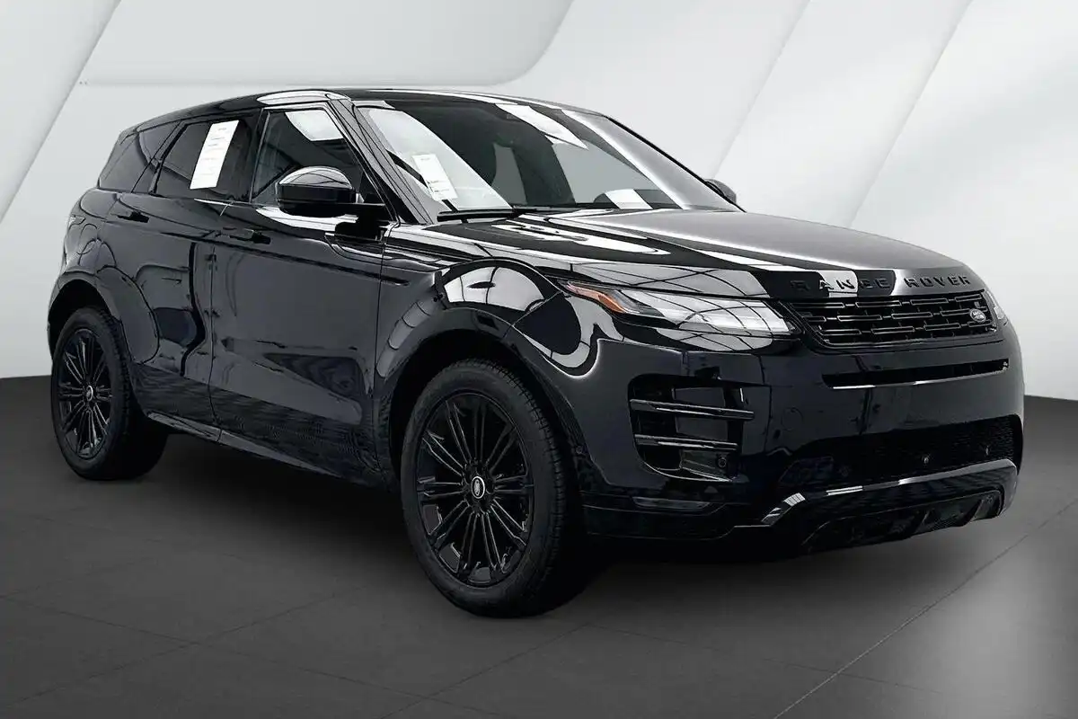 2026 Land Rover Range Rover Evoque Dynamic SE's photo