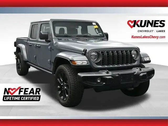 2025 Jeep Gladiator Nighthawk Auto's photo