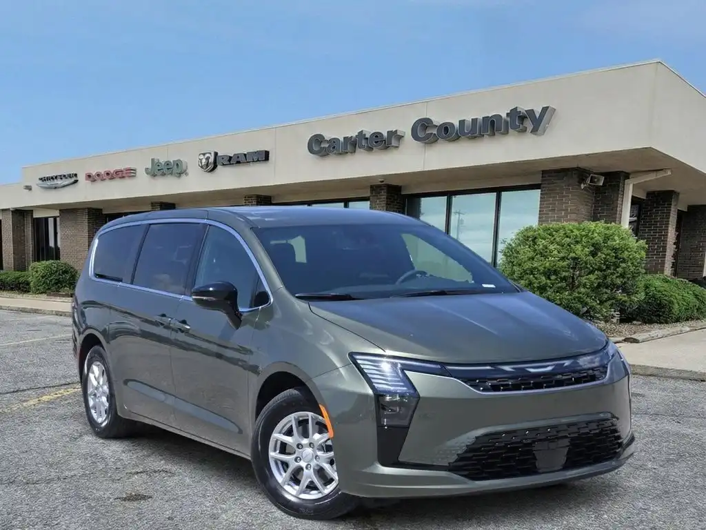 2027 Chrysler Pacifica Select's photo