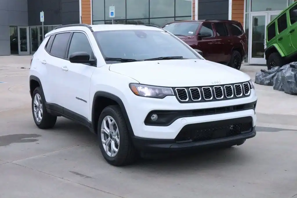 2026 Jeep Compass Latitude 4X4's photo
