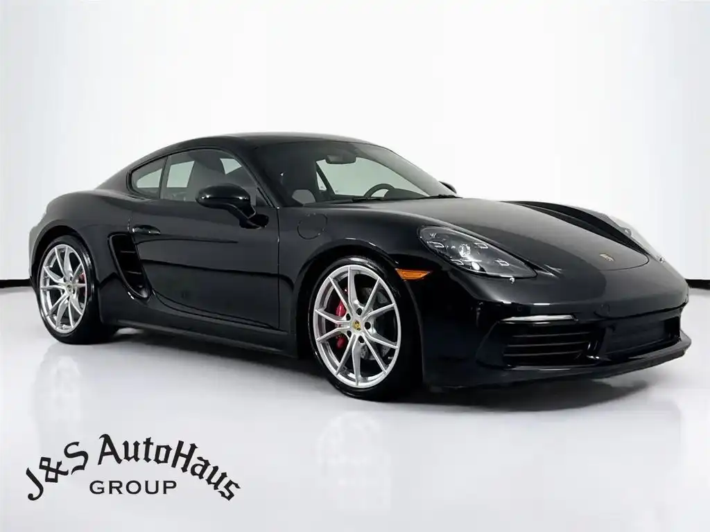 2025 Porsche 718 Cayman S's photo