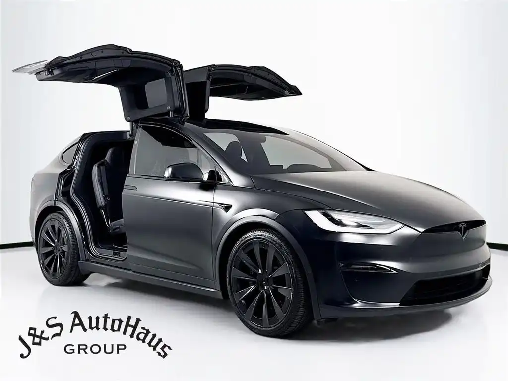 2022 Tesla Model X Long Range's photo