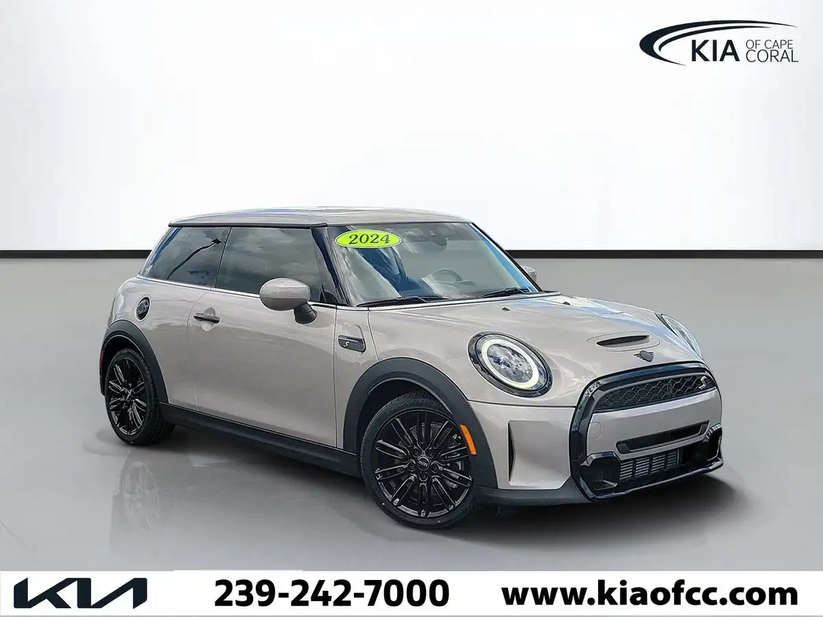 2024 MINI Hardtop Cooper S's photo