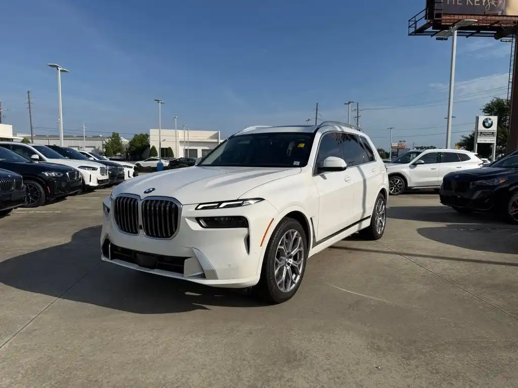 2025 BMW X7 xDrive40i's photo