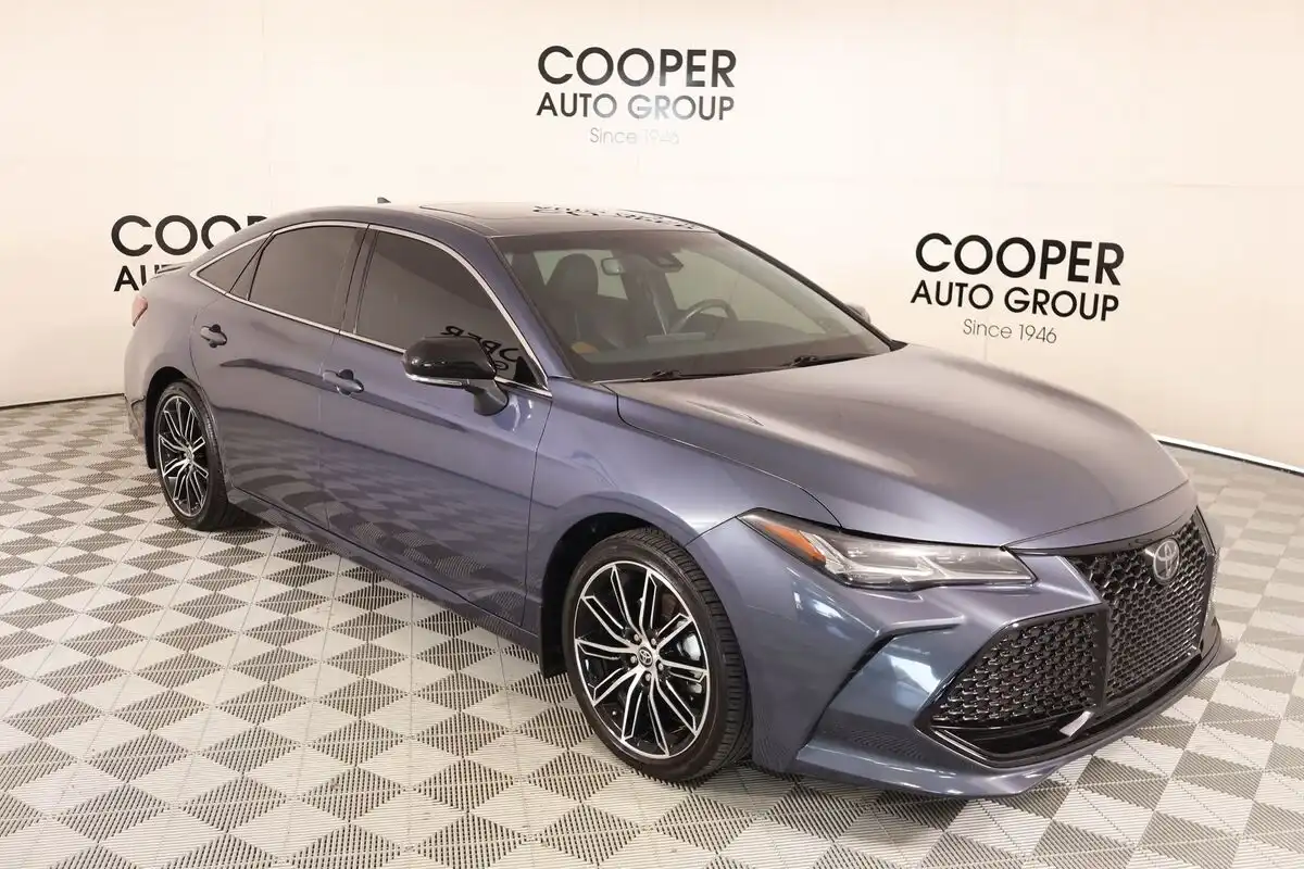 2021 Toyota Avalon Touring's photo