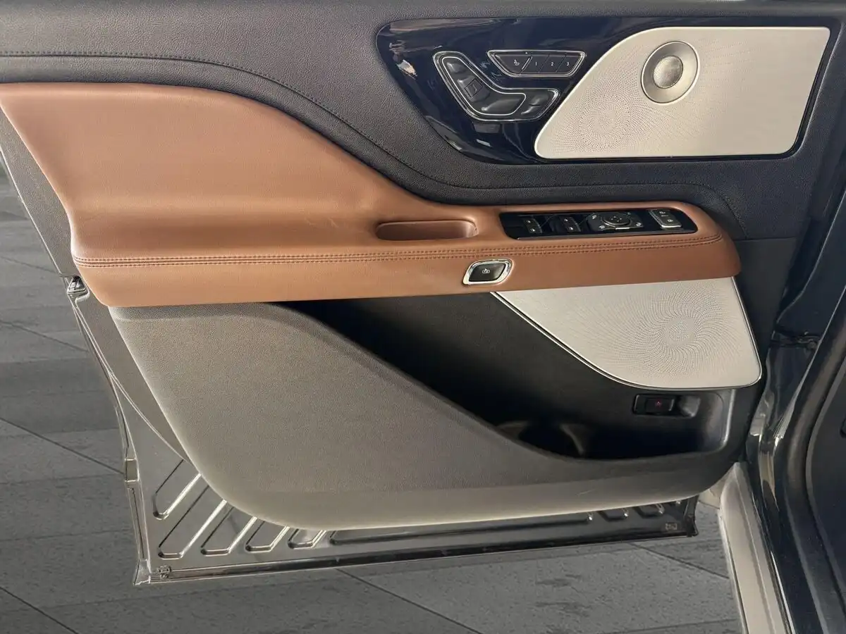 2023 Lincoln Aviator Reserve RWD's photo