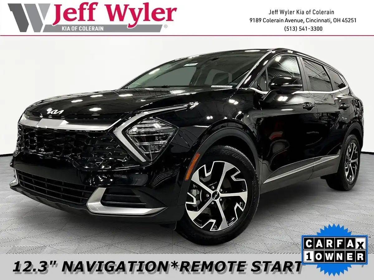 2024 Kia Sportage EX Auto's photo