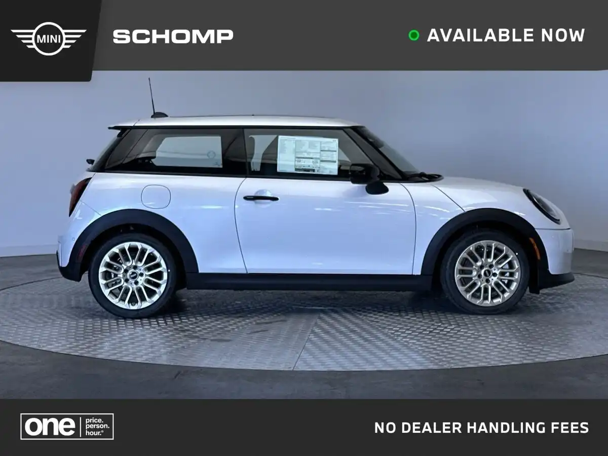 2026 MINI Hardtop's photo