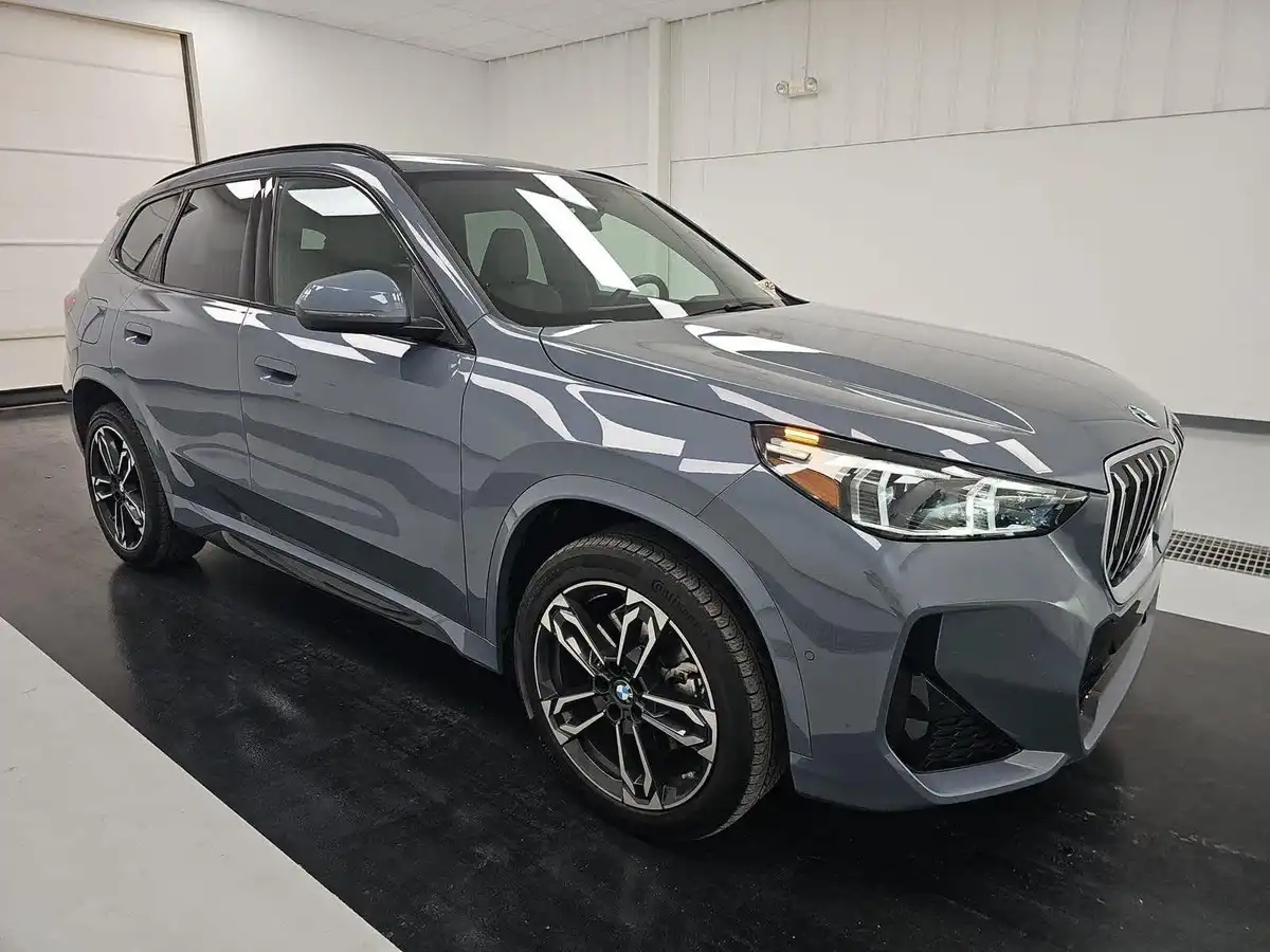 2025 BMW X1 xDrive28i's photo