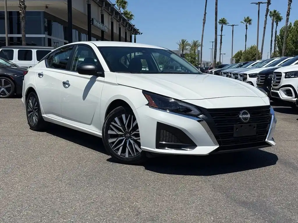 2024 Nissan Altima 2.5 SV's photo