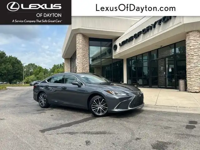 2025 Lexus ES 300h 300h's photo