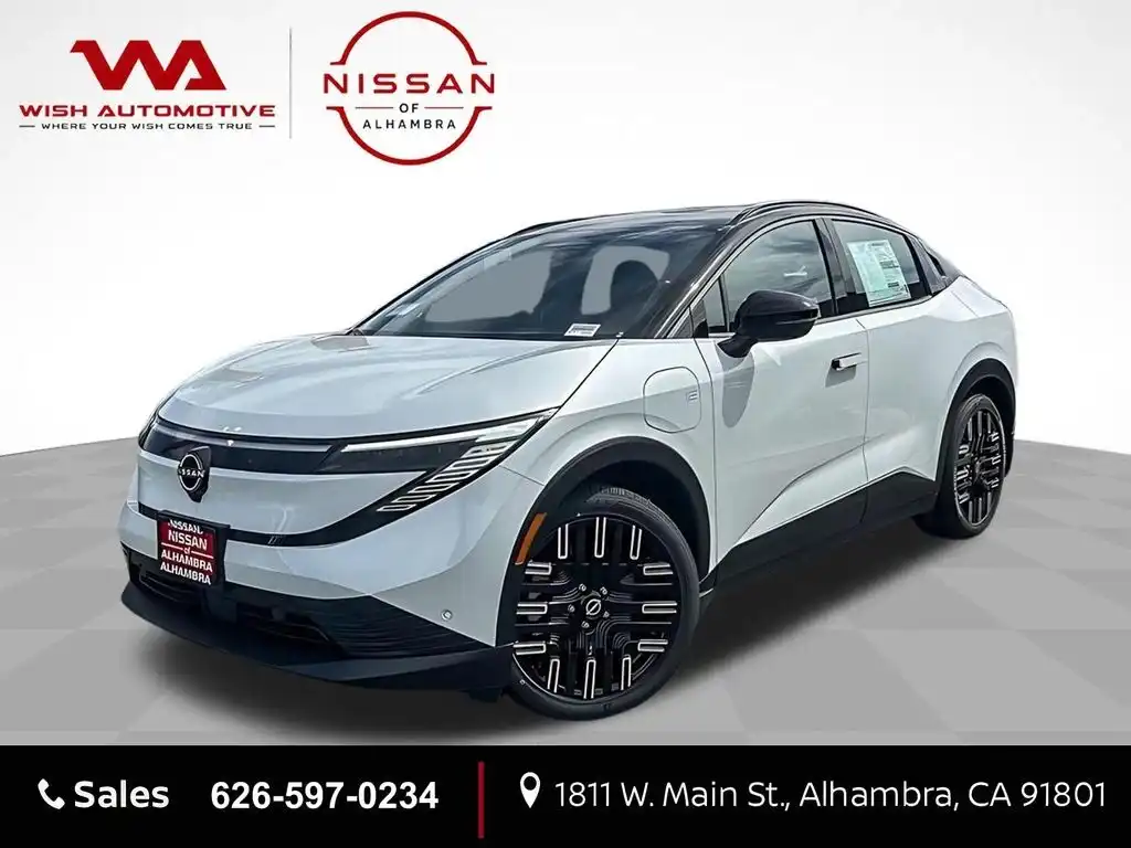 2026 Nissan Leaf Platinum+'s photo