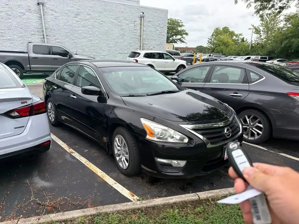 2014 Nissan Altima 2.5 S's photo