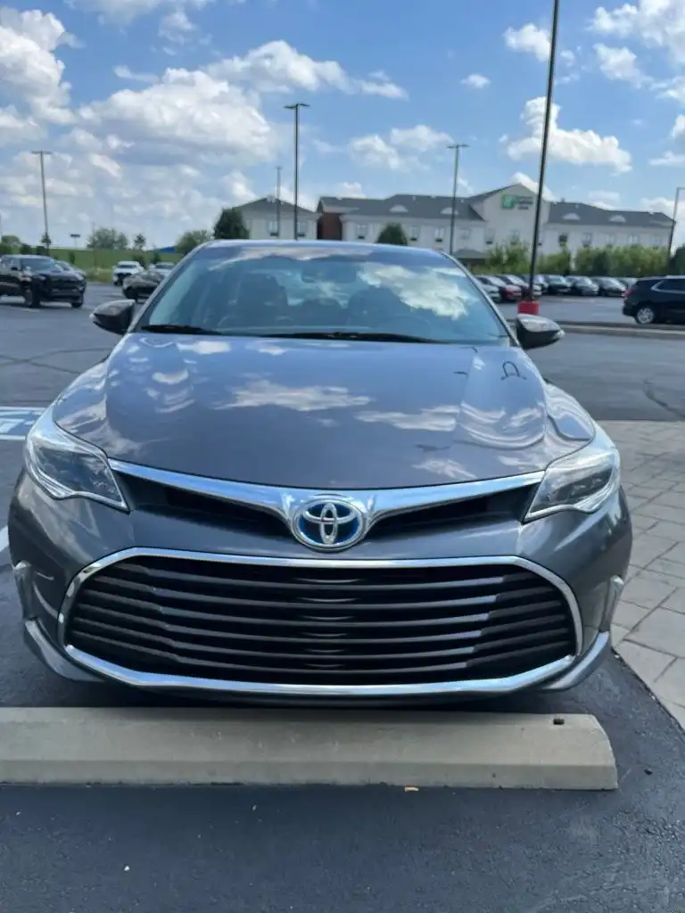 2016 Toyota Avalon XLE Premium Hybrid's photo