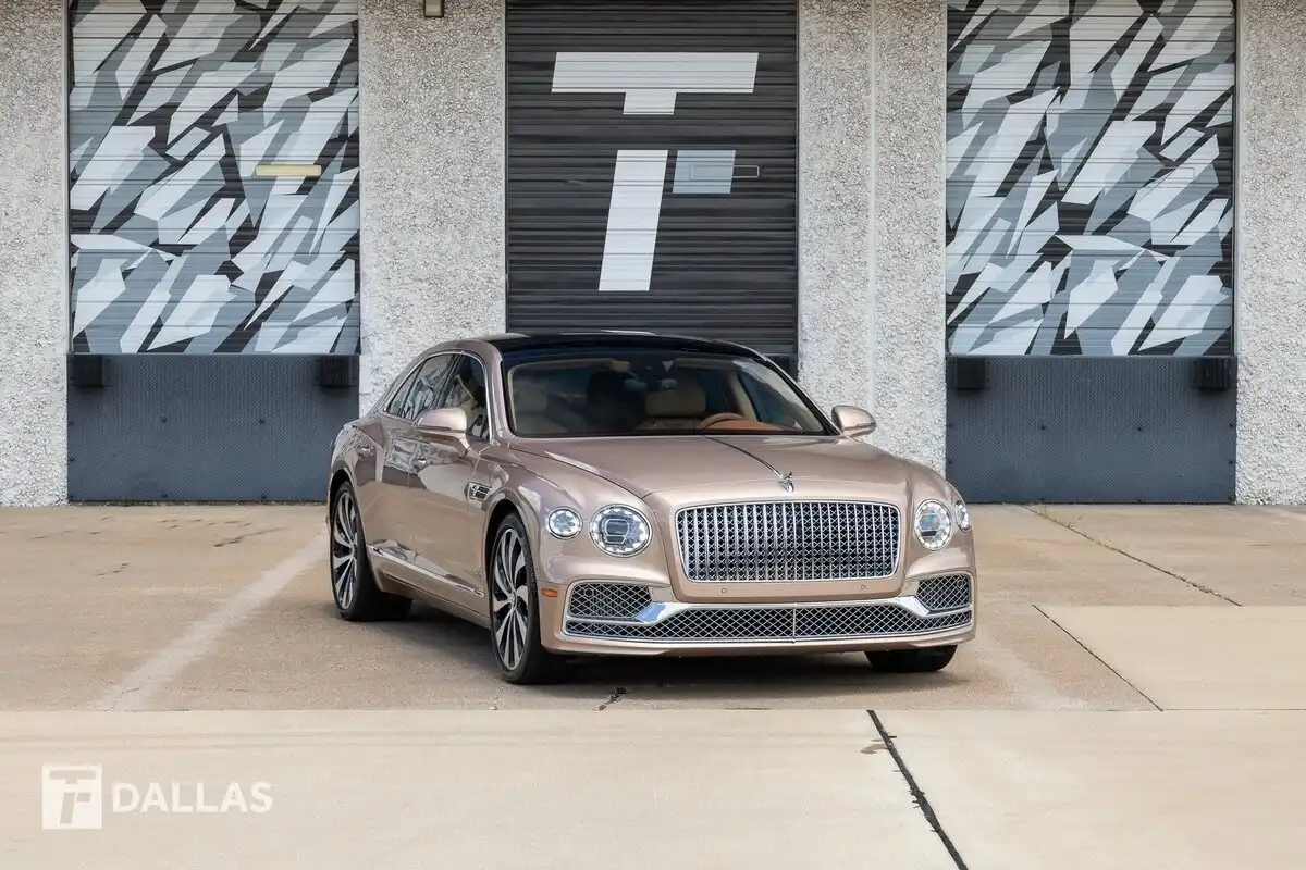 2022 Bentley Flying Spur's photo