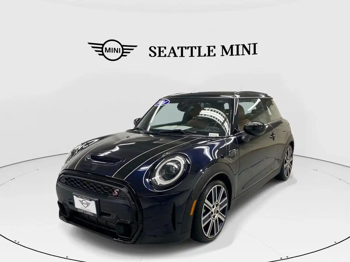 2024 MINI Hardtop Cooper S's photo
