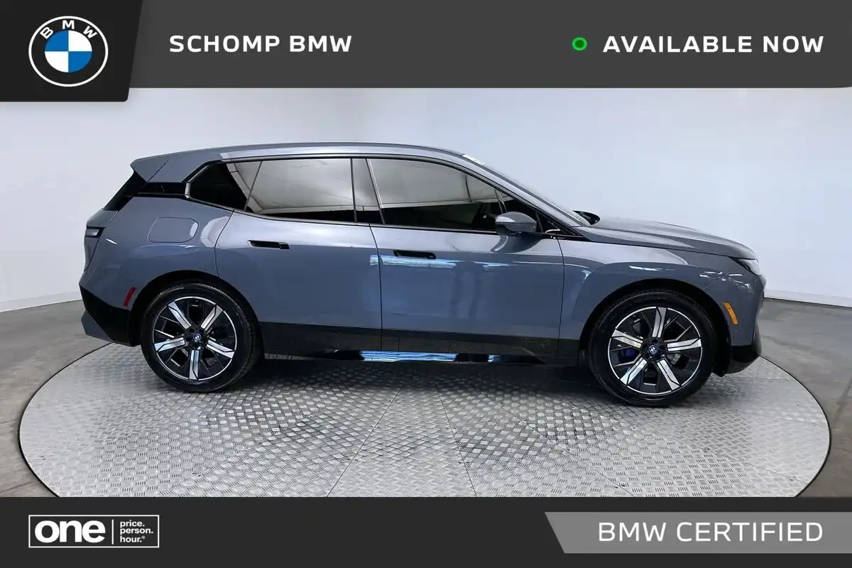 2024 BMW iX xDrive50's photo