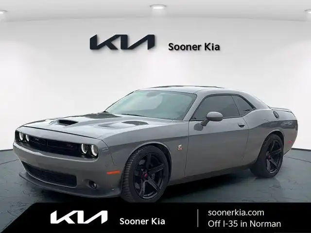 2023 Dodge Challenger R/T Scat Pack's photo