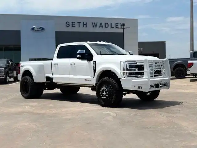 2026 Ford F-450 Platinum 4x4 Crew Cab 8' Box DRW's photo