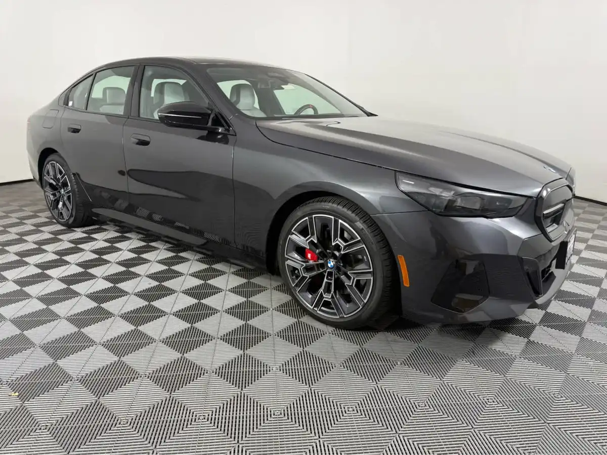 2025 BMW i5 M60 xDrive Sedan's photo