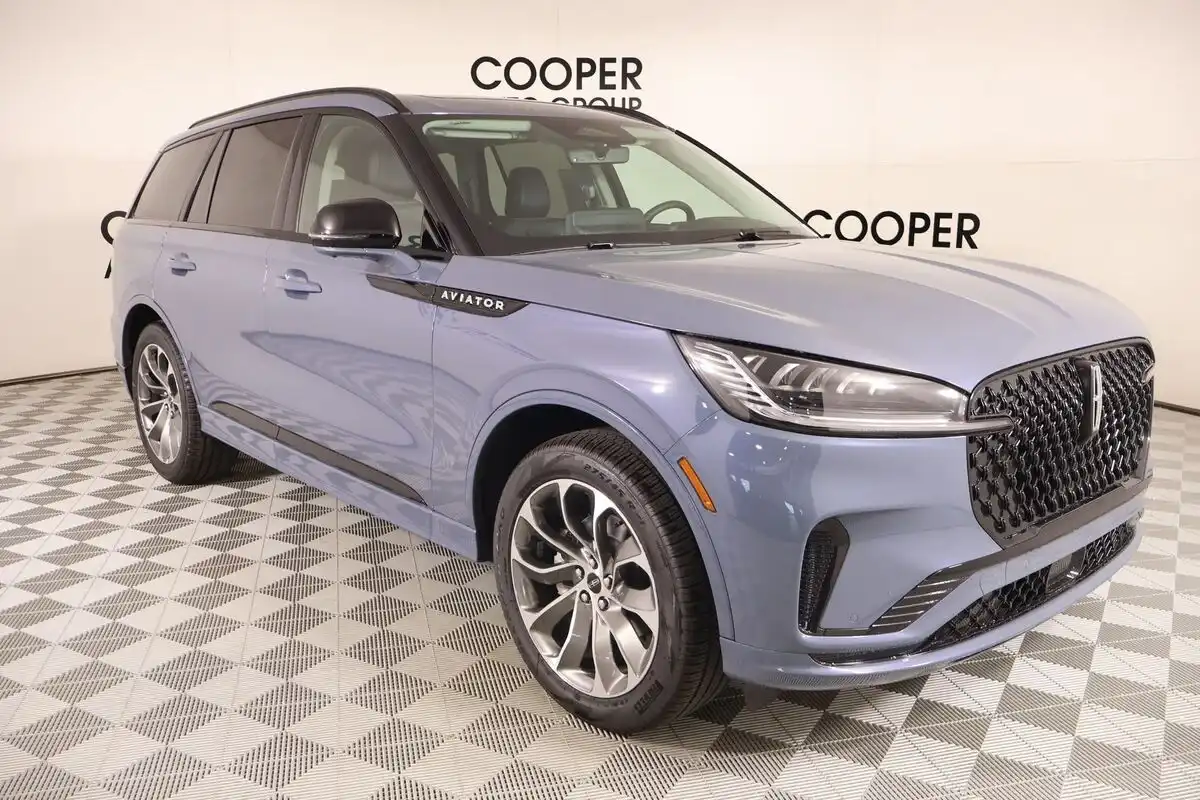 2026 Lincoln Aviator Premiere AWD's photo