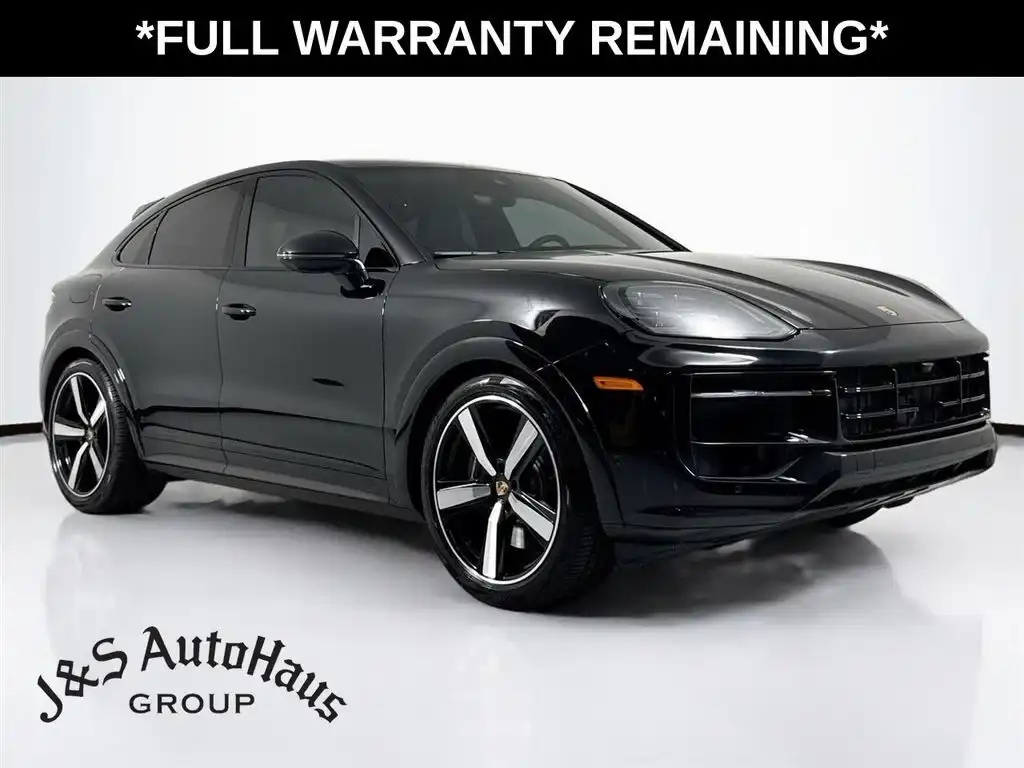 2025 Porsche Cayenne GTS's photo