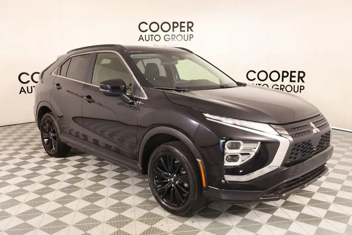 2024 Mitsubishi Eclipse Cross LE S-AWC's photo