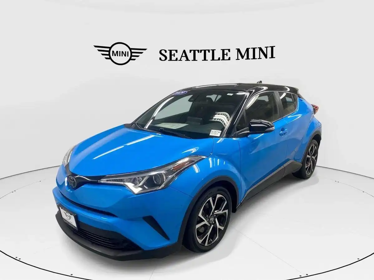 2019 Toyota C-HR XLE's photo