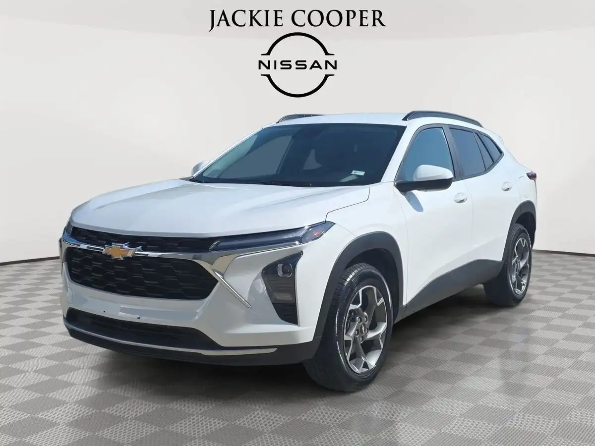 2025 Chevrolet Trax LT's photo