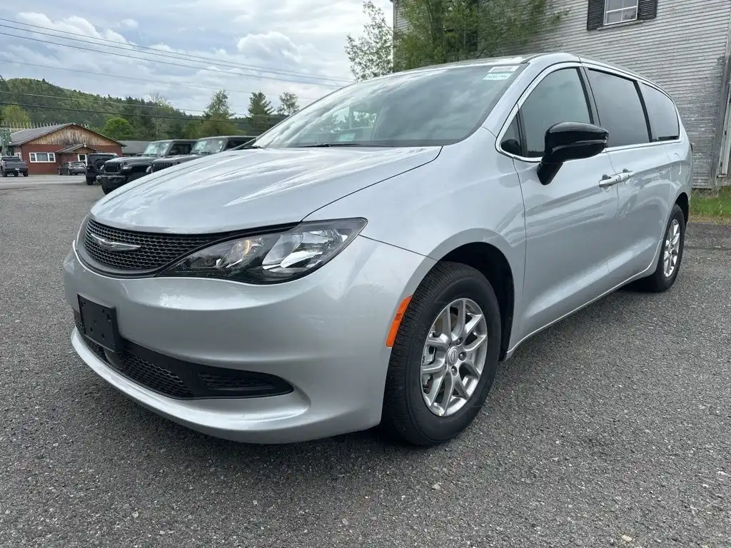 2026 Chrysler Voyager LX's photo