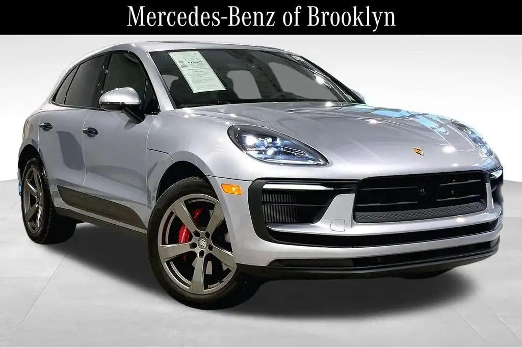 2025 Porsche Macan S's photo