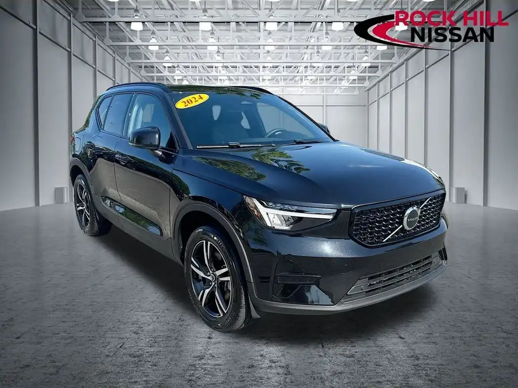 2024 Volvo XC40 B5 Core Dark AWD's photo