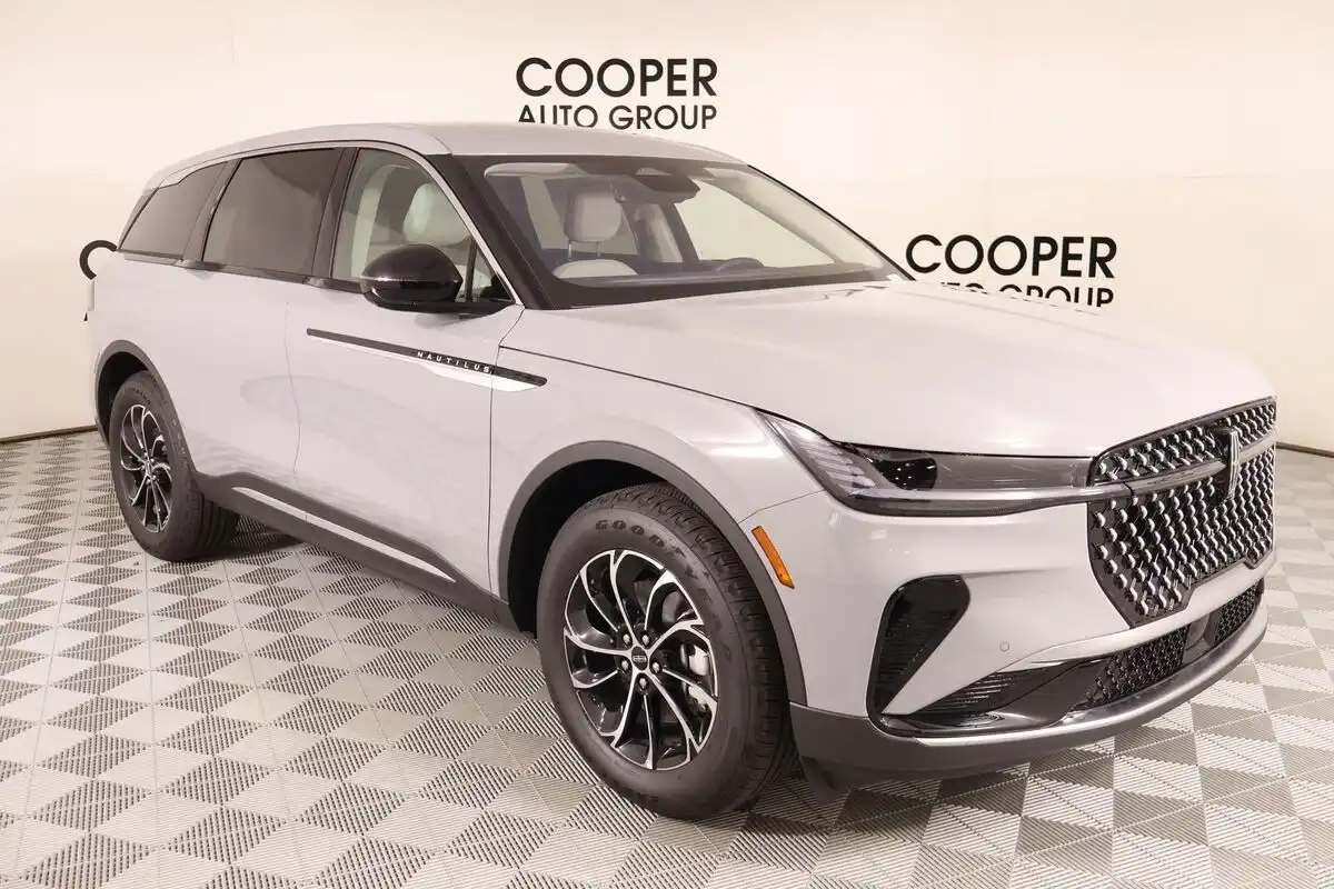 2026 Lincoln Nautilus Premiere AWD's photo
