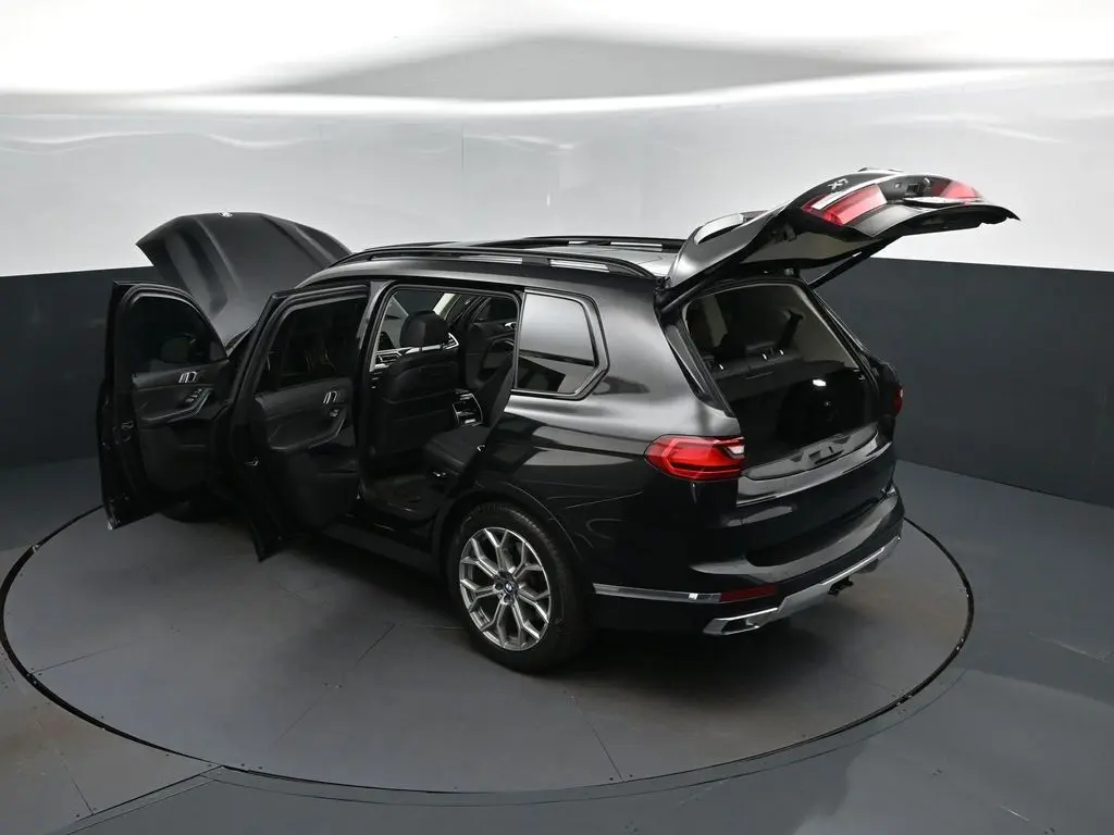 2021 BMW X7 xDrive40i photo 3