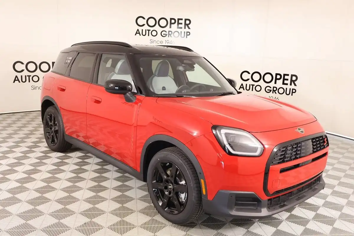 2027 MINI Countryman S ALL4 Oxford Edition's photo