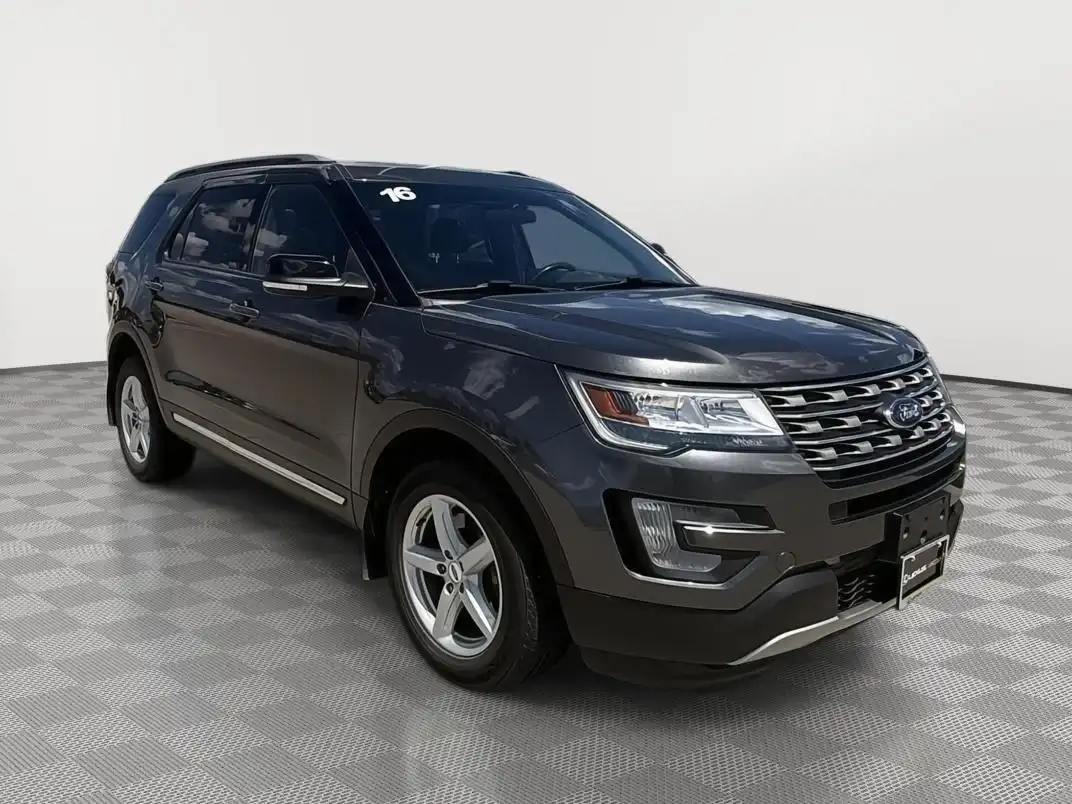 2016 Ford Explorer XLT 4WD's photo