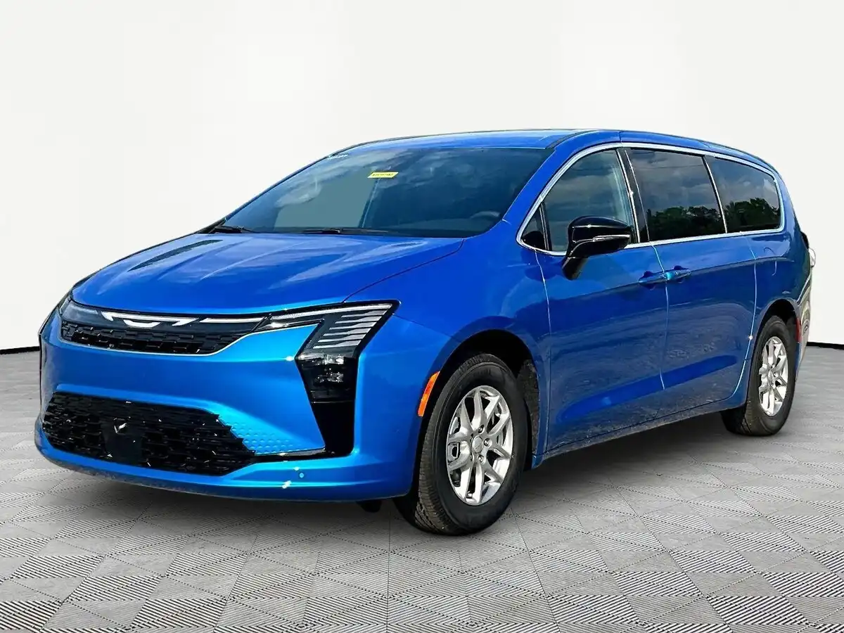 2027 Chrysler Pacifica Select's photo