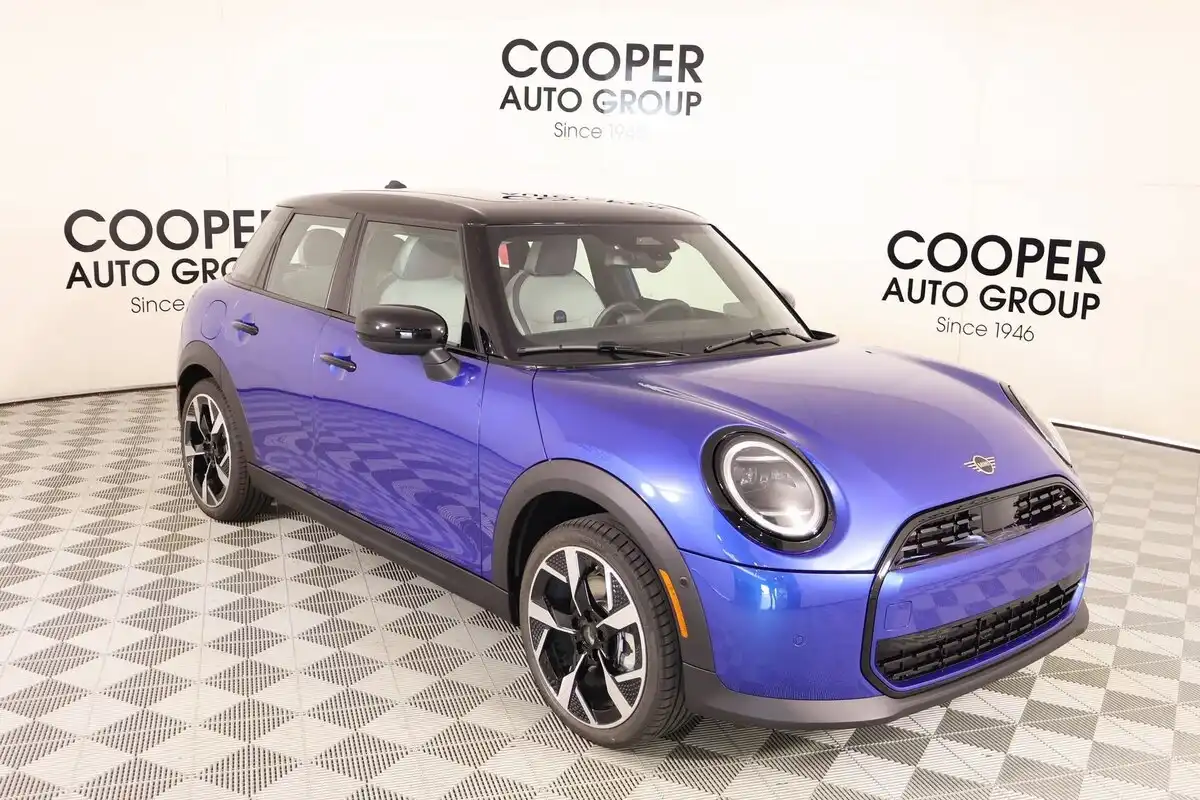 2026 MINI Hardtop Cooper Oxford Edition's photo