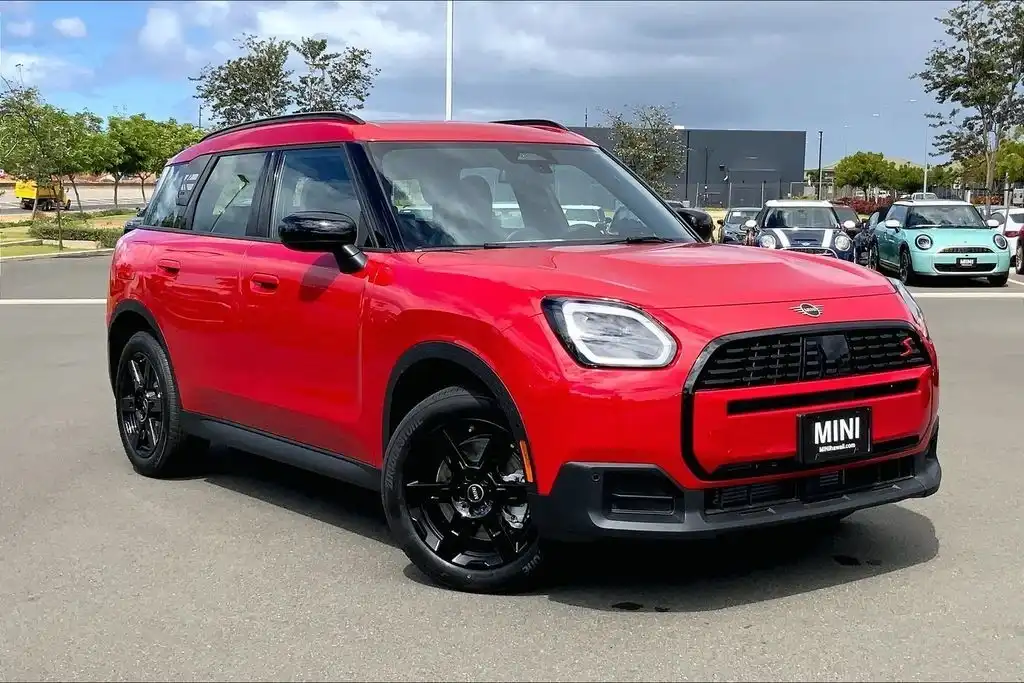2027 MINI Countryman S ALL4 Oxford Edition's photo