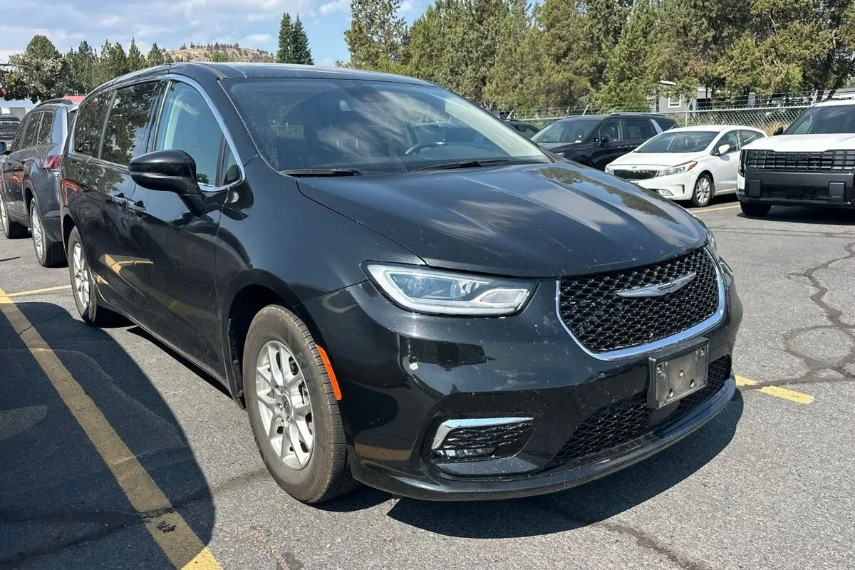 Vehicle Image 2