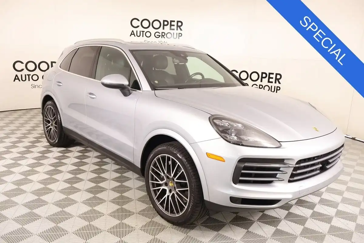 2021 Porsche Cayenne Base's photo