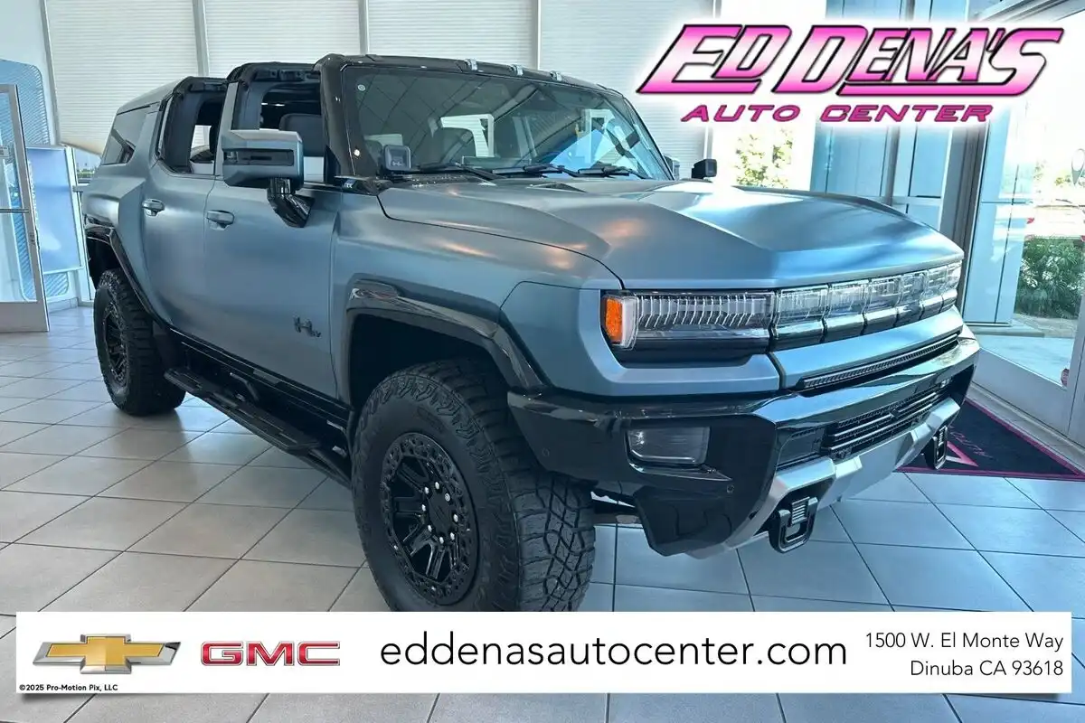 2024 GMC Hummer EV 3X SUV's photo