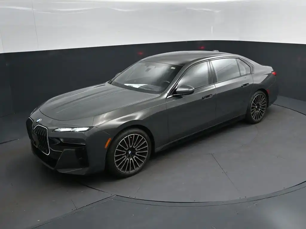 2026 BMW 7 Series 740i Sedan's photo