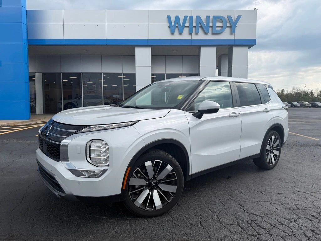 2025 Mitsubishi Outlander SE S-AWC's photo