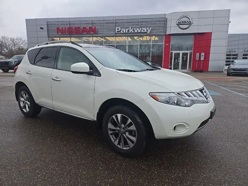 2010 Nissan Murano SL AWD's photo