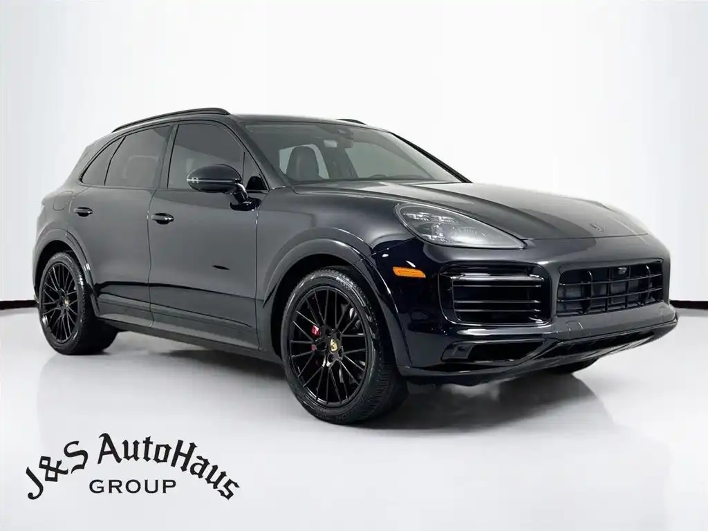 2021 Porsche Cayenne GTS's photo