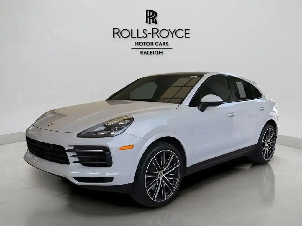 2022 Porsche Cayenne Base's photo