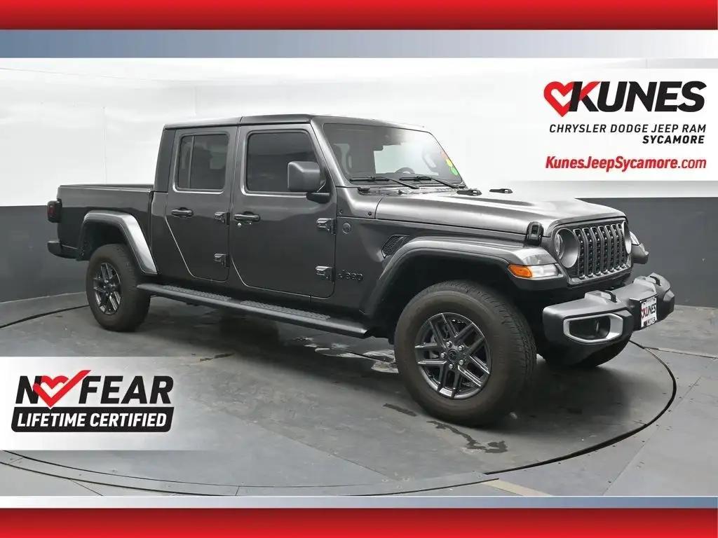 2025 Jeep Gladiator Sport S Auto's photo